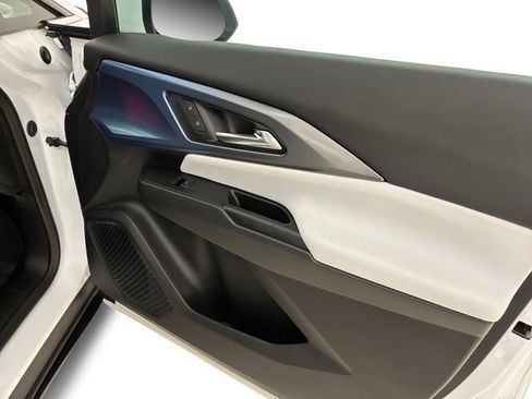 Certified 2025 Chevrolet Equinox EV LT FWD image 15