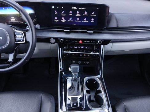 Used 2024 Kia Carnival SX FWD image 3