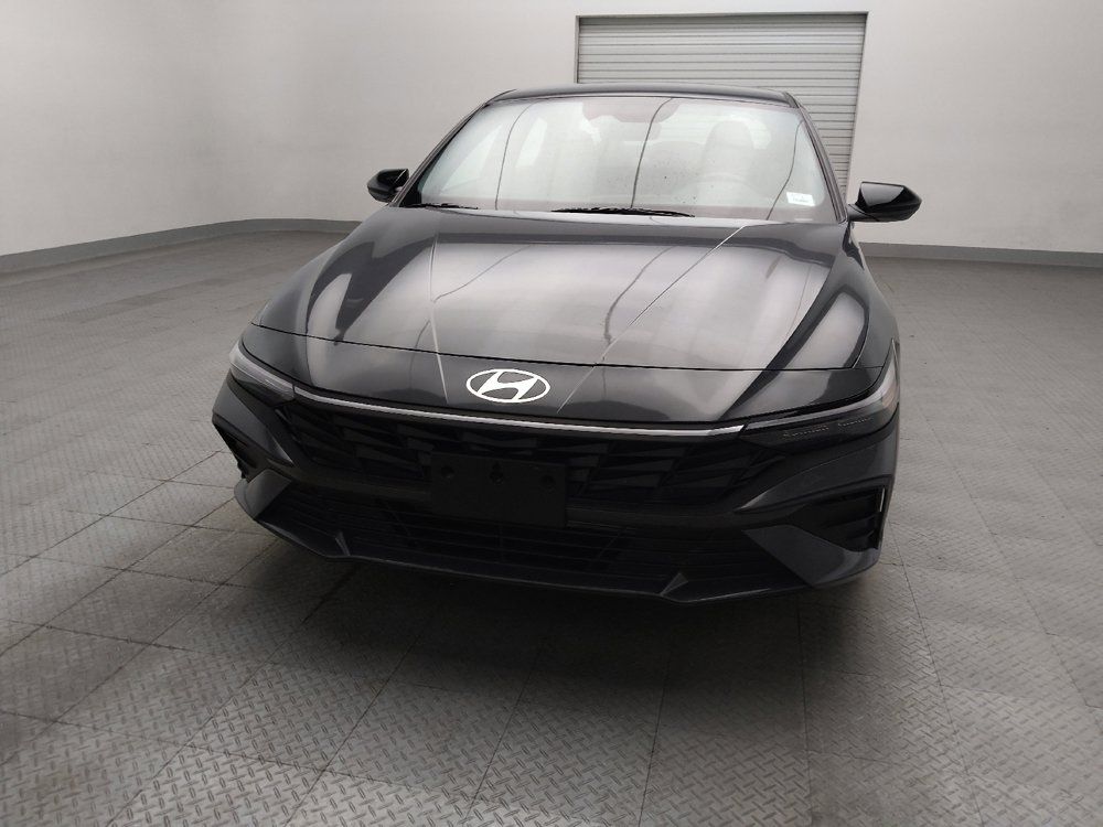 Used 2025 Hyundai Elantra Sport FWD image 15