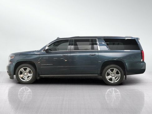 Used 2019 Chevrolet Suburban Premier AWD/4WD image 2