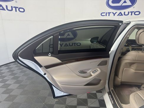 Used 2014 Mercedes-Benz S 550 Sedan image 32