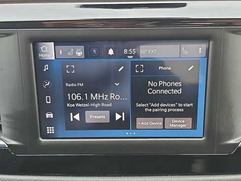 Used 2023 Chrysler Voyager LX image 13