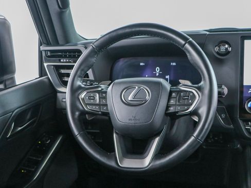 Used 2025 Lexus GX 550 w/ Accessory Package (Z1) AWD/4WD image 13