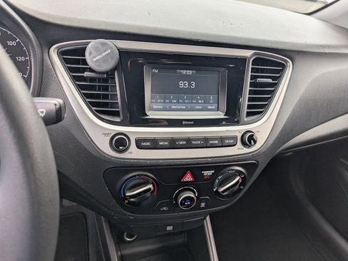 Used 2018 Hyundai Accent SE FWD image 15