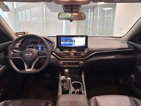 Used 2024 Nissan Altima 2.5 SR w/ SR Premium Package FWD image 14