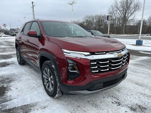 Used 2026 Chevrolet Equinox LT w/ Convenience Package II image 4