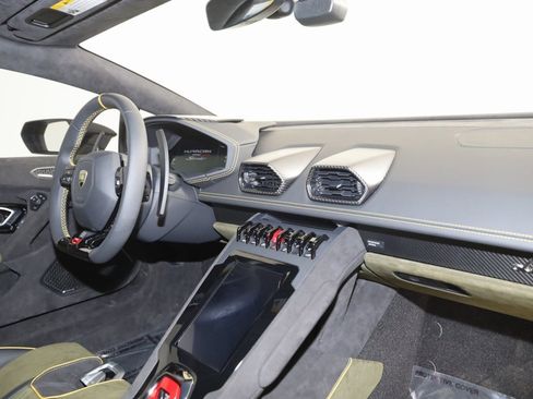Used 2024 Lamborghini Huracan Sterrato image 77