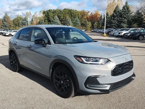 Used 2024 Honda HR-V Sport image 4