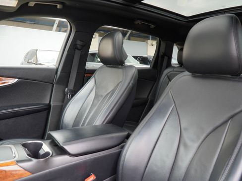 Used 2019 Lincoln Nautilus Reserve w/ Driver Assistance Package image 14