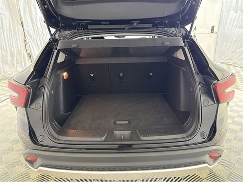 Used 2024 Chevrolet Trax LT w/ Driver Confidence Package image 30