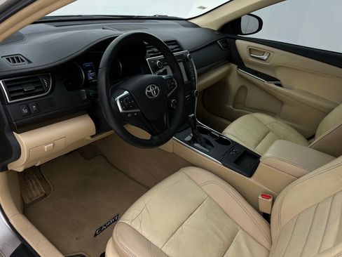 Used 2015 Toyota Camry XLE image 12