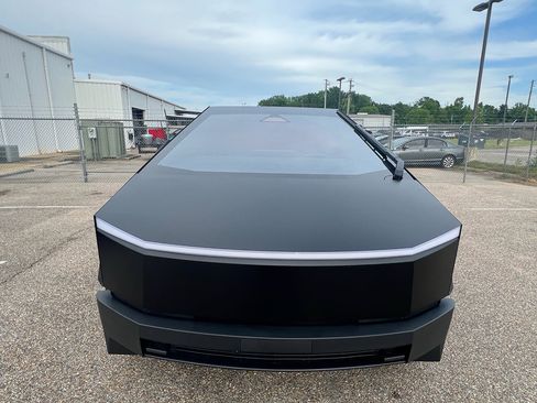 Used 2024 Tesla Cybertruck AWD Crew Cab image 3