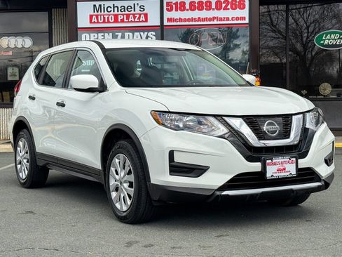 Used 2017 Nissan Rogue S AWD/4WD image 1