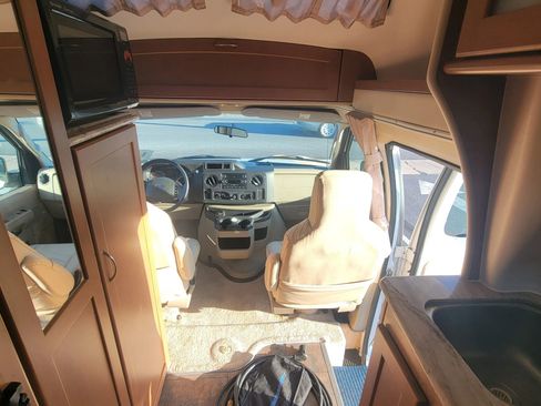 Used 2010 Ford E-350 and Econoline 350 Super Duty image 19