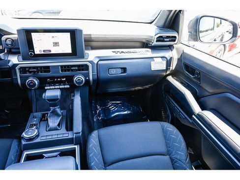 Used 2026 Toyota Tacoma SR5 AWD/4WD image 16