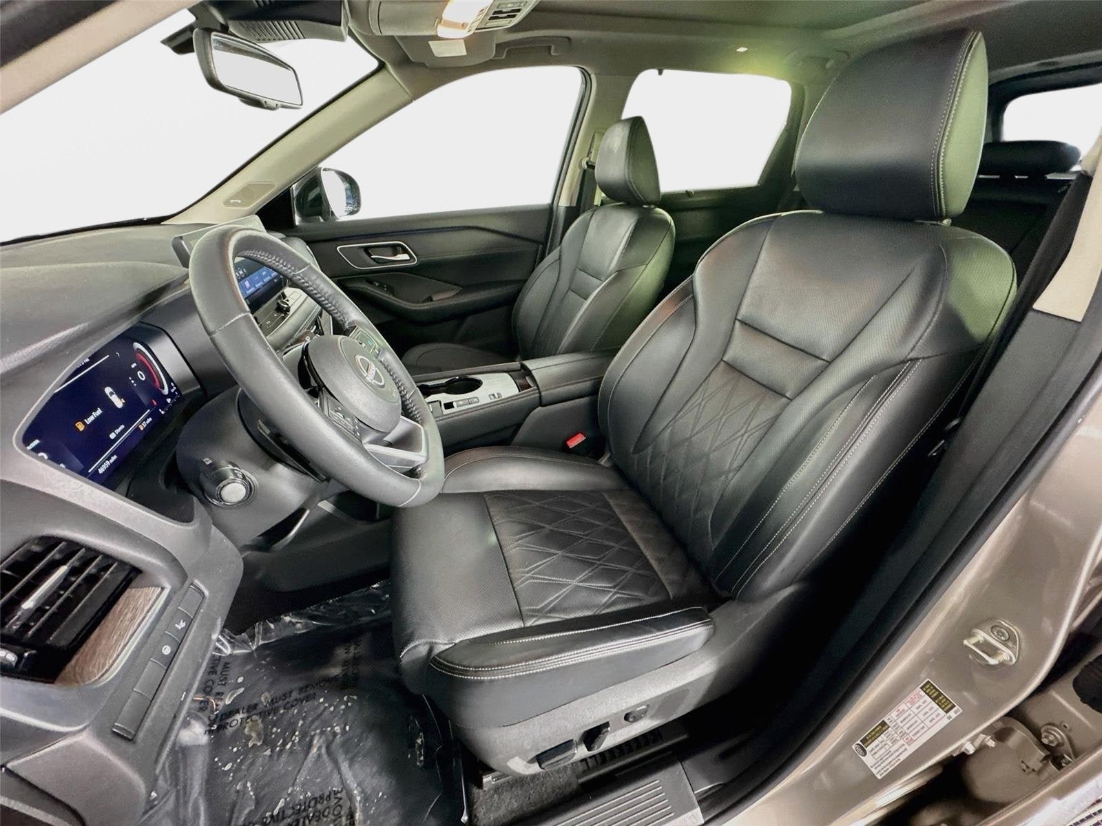 Certified 2024 Nissan Rogue Platinum w/ Platinum Premium Package FWD image 11