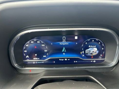 Used 2023 Chevrolet Tahoe LT w/ Luxury Package image 13