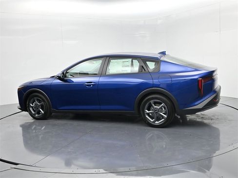 New 2025 Kia K4 LXS image 5