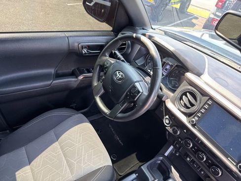 Used 2023 Toyota Tacoma TRD Off-Road image 27