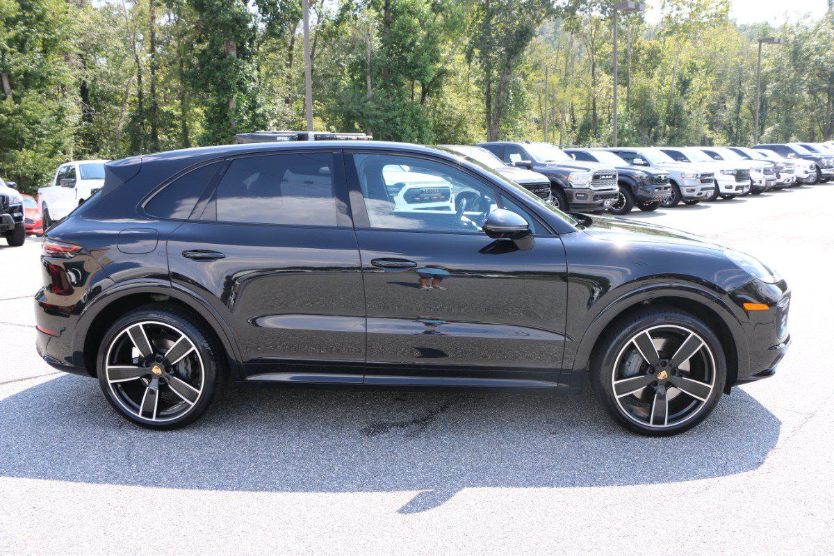Used 2019 Porsche Cayenne S AWD/4WD image 8