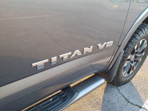 Used 2019 Nissan Titan PRO-4X w/ Pro-4x Convenience Package AWD/4WD image 18
