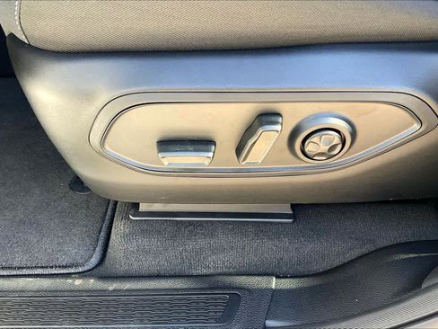 New 2025 Jeep Grand Cherokee L Laredo w/ Luxury Tech Group I image 16