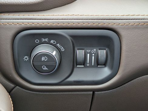 New 2026 RAM 2500 Limited AWD/4WD image 27