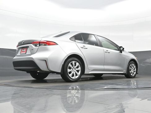 Used 2024 Toyota Corolla LE FWD image 30