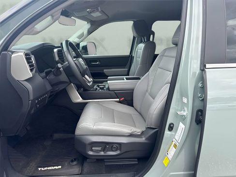 Used 2024 Toyota Tundra Limited AWD/4WD image 9