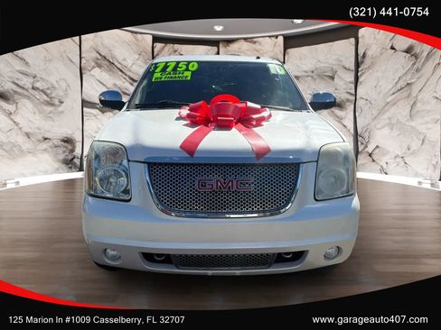 Used 2010 GMC Yukon Denali image 2