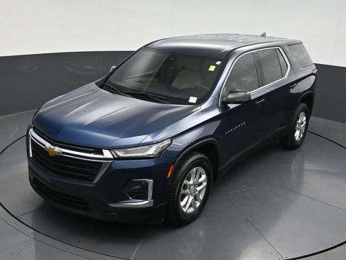 Used 2023 Chevrolet Traverse LS FWD image 17