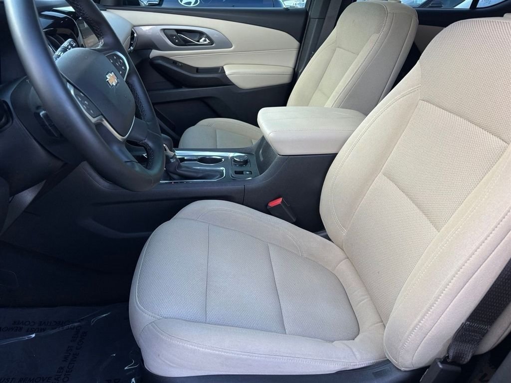 Used 2023 Chevrolet Traverse LT w/ LPO, Cargo Package AWD/4WD image 13