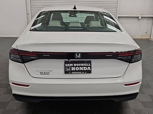 New 2025 Honda Accord SE image 7