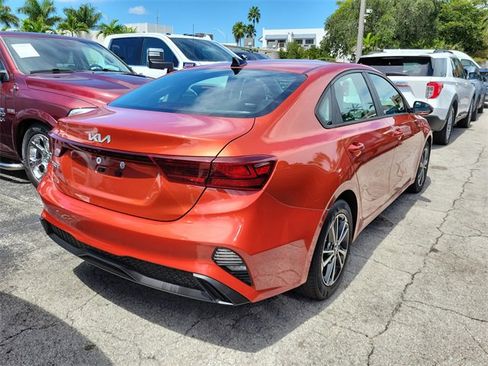 Used 2023 Kia Forte LXS w/ LXS Technology Package image 3