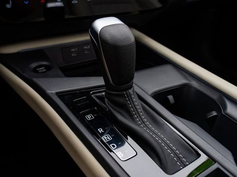 New 2026 Nissan Sentra SL w/ Floor Mat Package FWD image 18