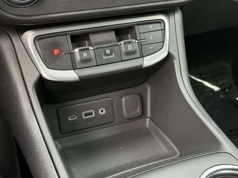 Used 2024 GMC Terrain SLE w/ Driver Convenience Package AWD/4WD image 29