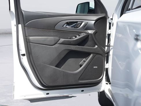 Used 2019 Chevrolet Traverse Premier w/ Driver Confidence II Package FWD image 34