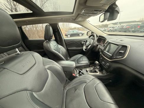 Used 2015 Jeep Cherokee Limited w/ Luxury Group image 4