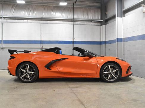 Used 2021 Chevrolet Corvette Stingray Premium Conv w/ Z51 Performance Package RWD image 28