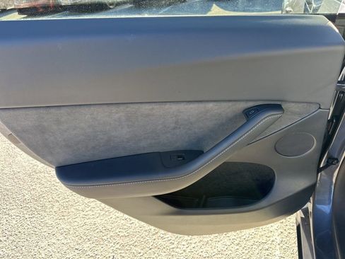 Used 2023 Tesla Model Y Long Range image 28
