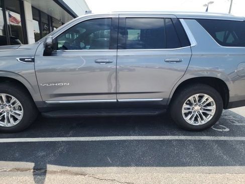 Used 2021 GMC Yukon SLT w/ SLT Premium Package AWD/4WD image 2