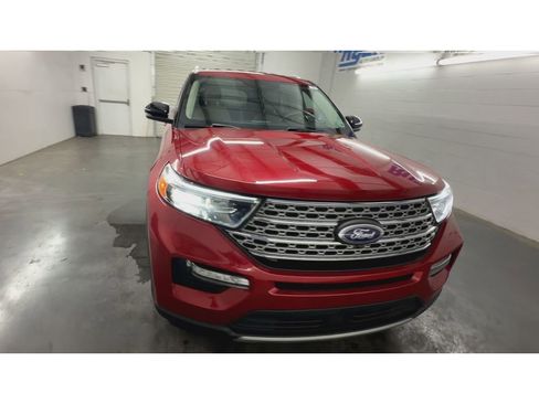 Used 2021 Ford Explorer Limited w/ Equipment Group 301A RWD image 3