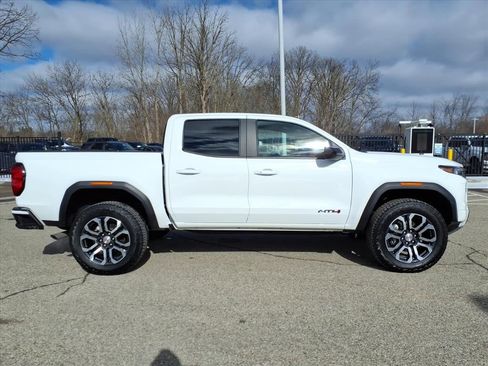 Used 2024 GMC Canyon AT4 w/ Canyon Safety Plus Package image 9