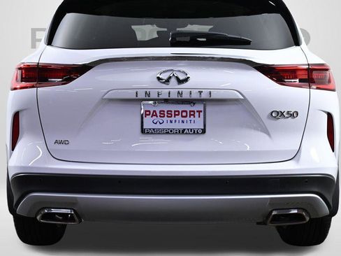 Certified 2025 INFINITI QX50 Pure image 9