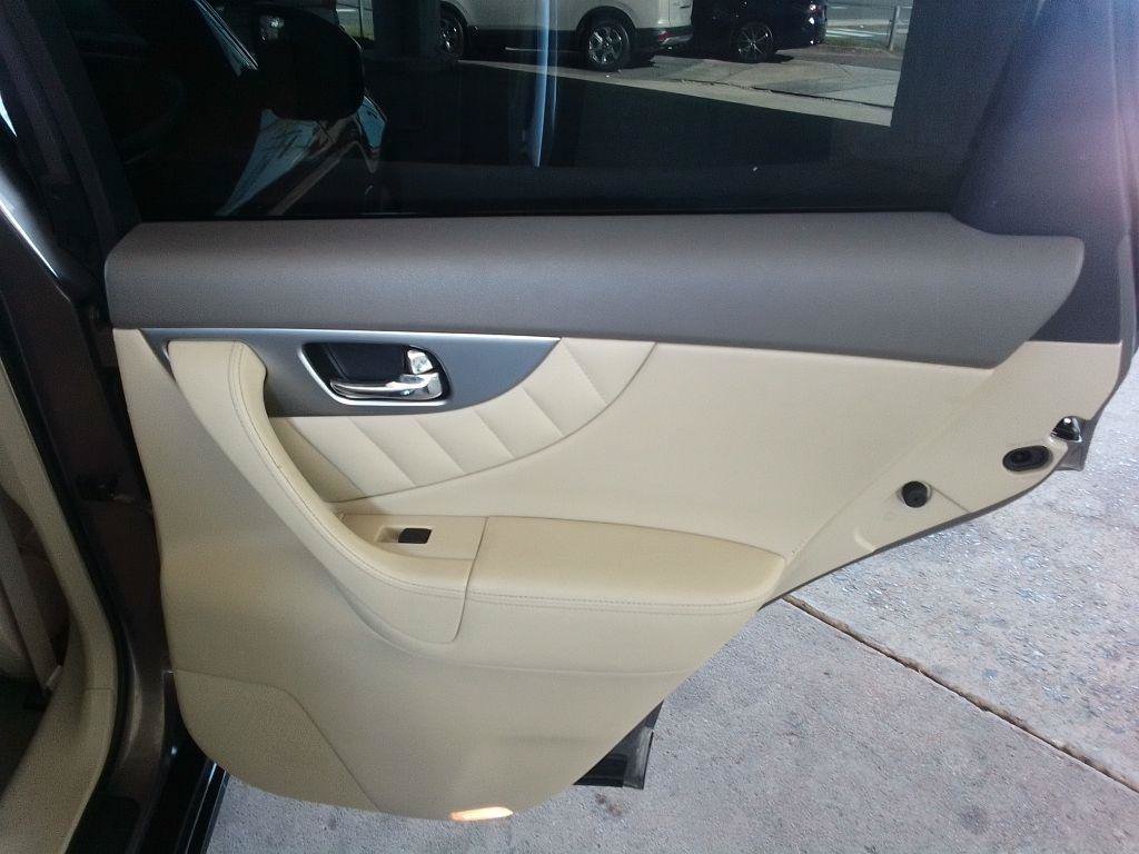 Used 2011 INFINITI FX35 AWD w/ Premium Pkg image 22
