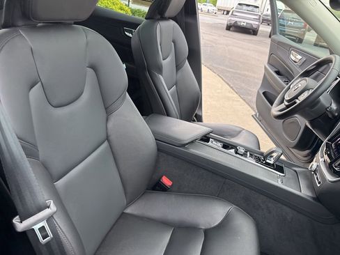Certified 2023 Volvo XC60 B5 Core w/ Climate Package AWD/4WD image 8