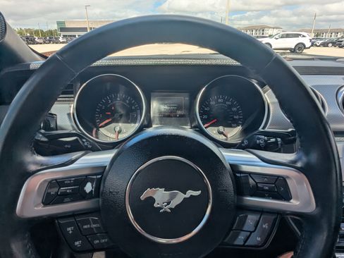 Used 2018 Ford Mustang Coupe w/ Equipment Group 101A RWD image 29