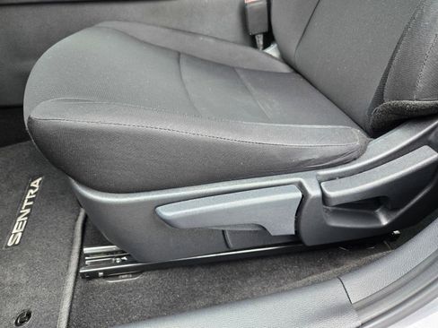 Used 2024 Nissan Sentra S FWD image 19