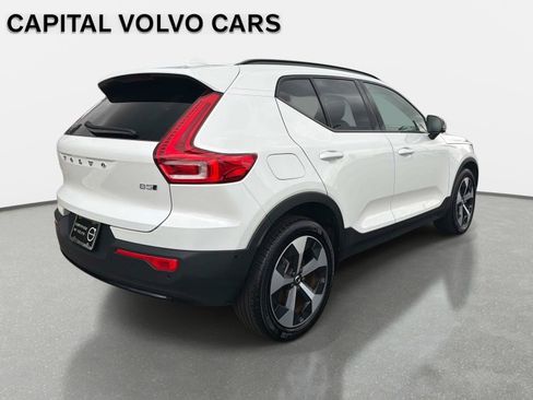 Used 2026 Volvo XC40 B5 Plus AWD/4WD image 5