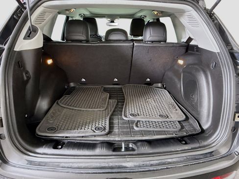 Used 2022 Jeep Compass Latitude w/ Sun and Sound Group image 35